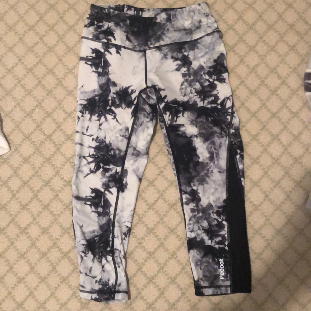Black and White Tie Dye Capri Leggings